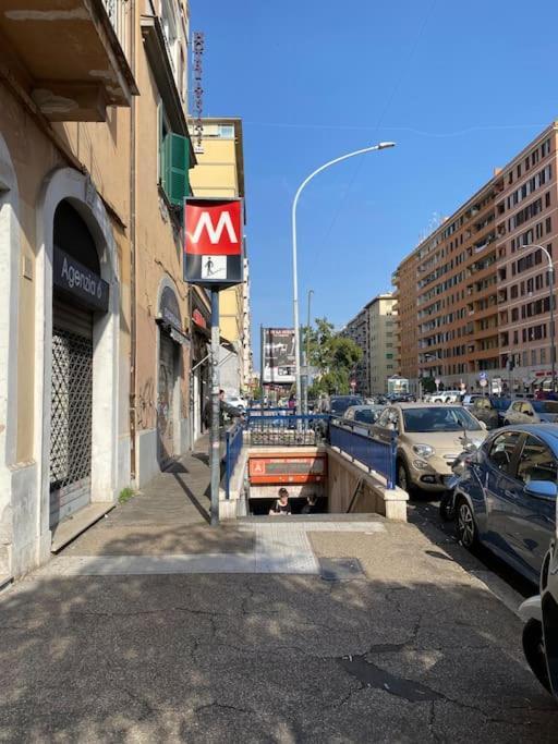 דירות רומא Luminoso Monolocale A 2 Passi Dalla Metro A מראה חיצוני תמונה